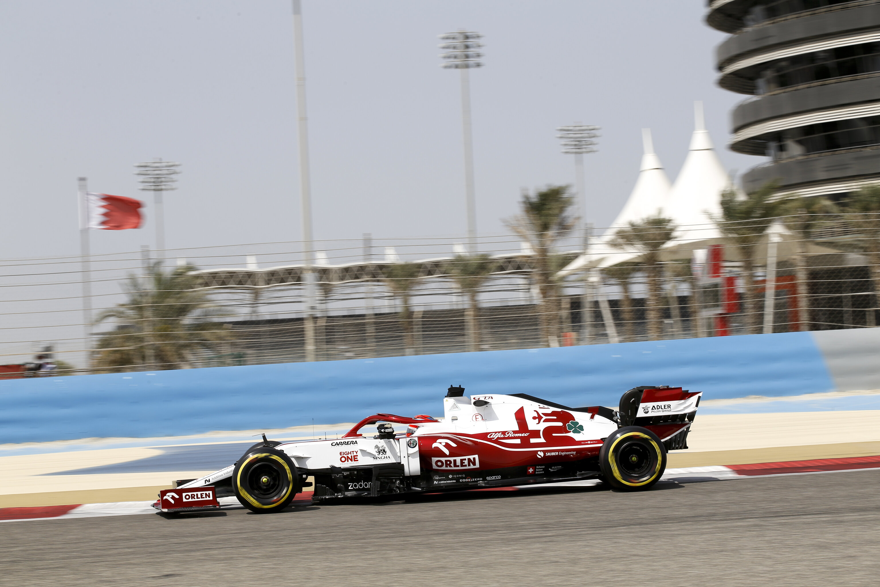 Бахрейн формула 1. Raikkonen Bahrain 2009. Kimi Raikkonen Bahrein 2017 в пустыне. Arrace.